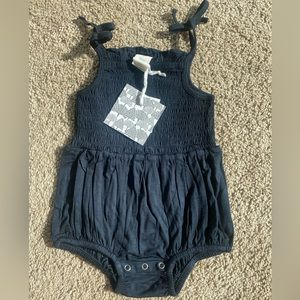 Kate Quinn. Smocked toe wrap bubble. Black. Bamboo 3-6m